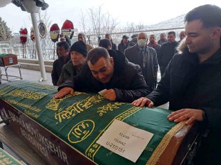 Şarkıcı Elvan Yılmaz, son yolcuğuna uğurlandı