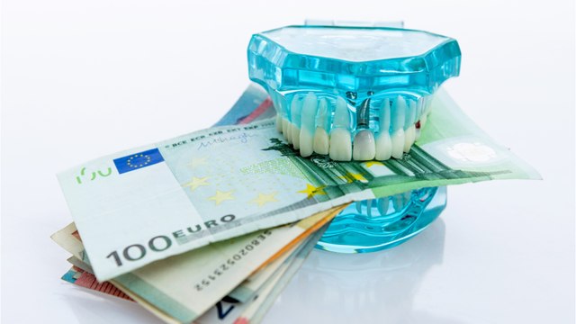 Détartrage à 8.000 euros... un cabinet dentaire soupçonné d'escroquerie à la CPAM