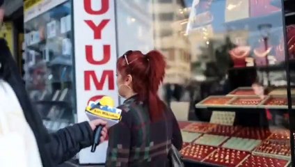 Sokak röportajında kadın ve erkeklere "evlilik" soruldu