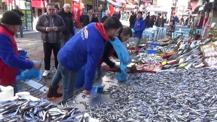 Edirne'de Hamsi 20 Liraya Düştü, Vatandaş Kilo Kilo Aldı