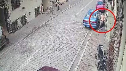 İnternetten tanıştığı engelli gencin evine gitti, aileye yakalanınca yarı çıplak halde kaçtı