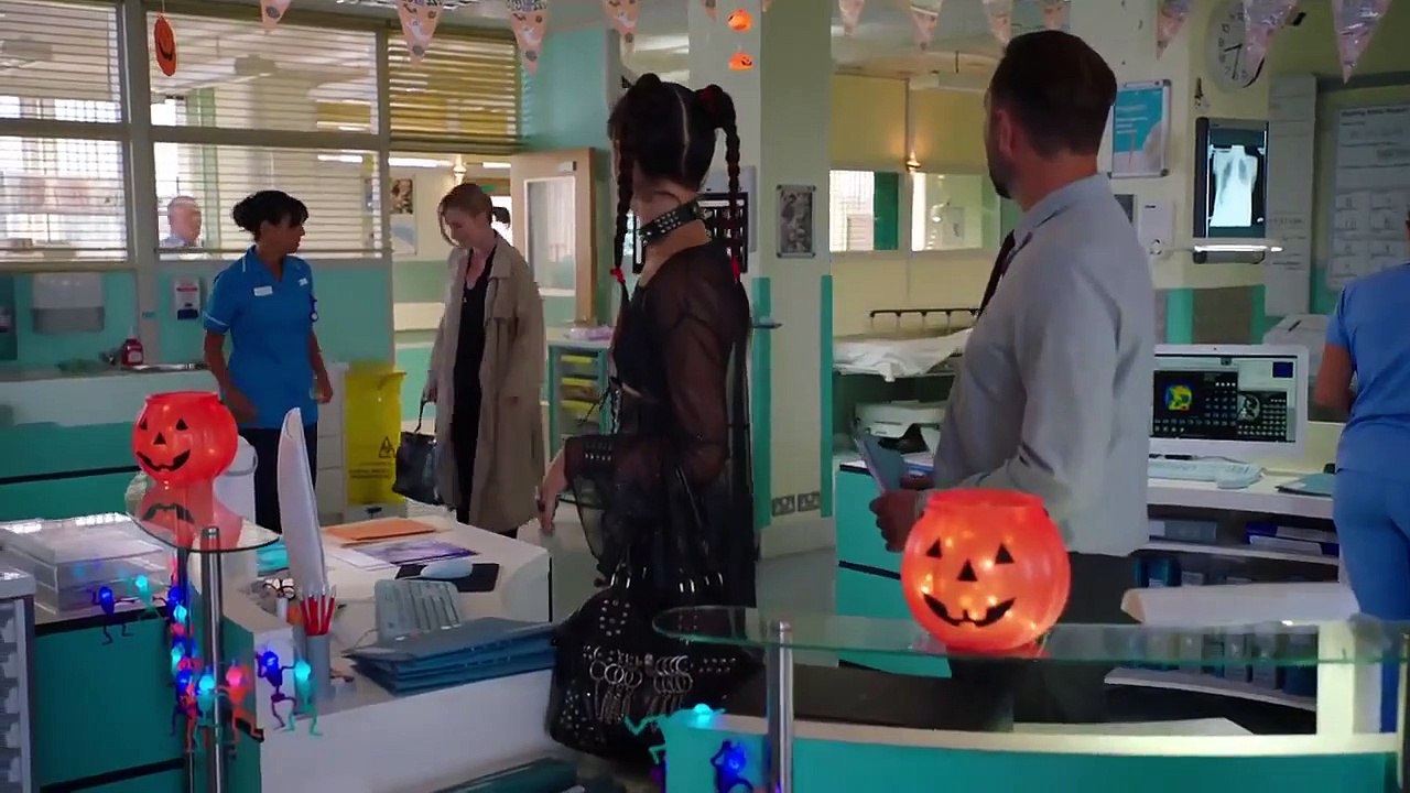 Holby City - Se20 - Ep44 - The Family You Choose HD Watch