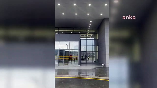 Kocaeli Şehir Hastanesi inşaatında çalışan işçiler, aylardır maaşlarını alamadıkları için greve başladı!