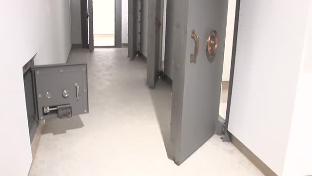 Cajas de seguridad y cámaras acorazadas esconden el nuevo Centro Internacional del Español en Salamanca