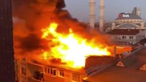 Zeytinburnu'nda 4 katlı binanın çatı katında yangın paniği
