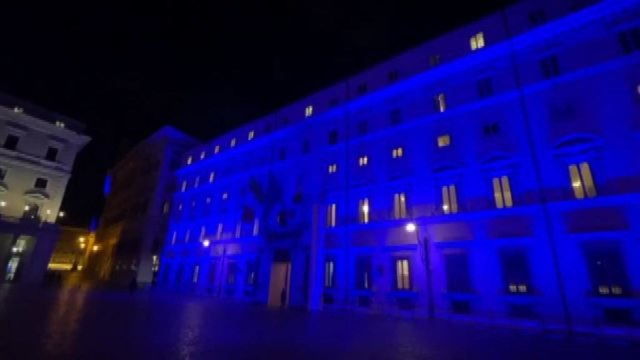 Chigi e Madama in blu per la Giornata vittime civili delle guerre