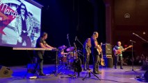 Barış Manço, Kurtalan Ekspres'in Kadıköy'de verdiği konserle anıldı