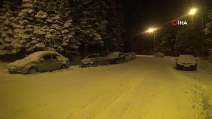 Yağan karı fırsat bilenler soluğu Ilgaz Dağı'nda aldı
