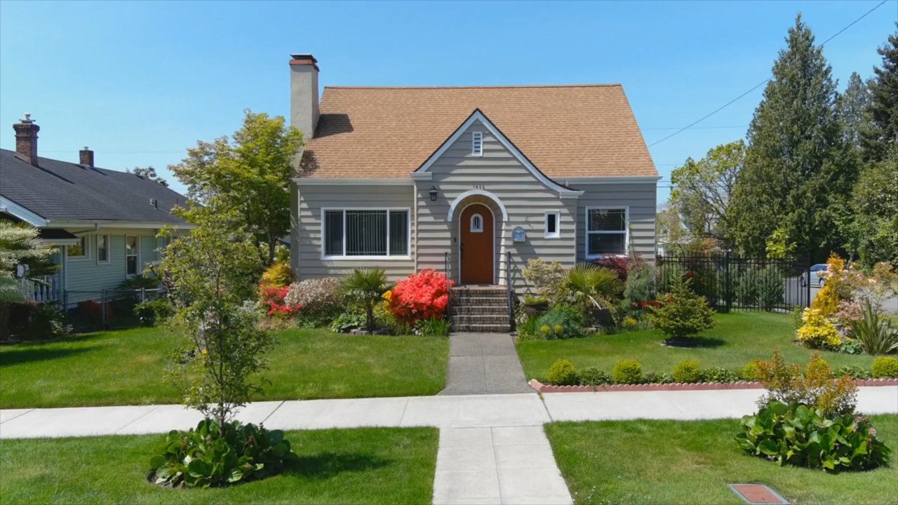 These Landscaping Ideas for Front Yards Will Maximize Curb Appeal