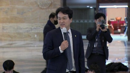 민주당, 국회서 밤샘 농성·토론..."이게 진짜 야당" / YTN