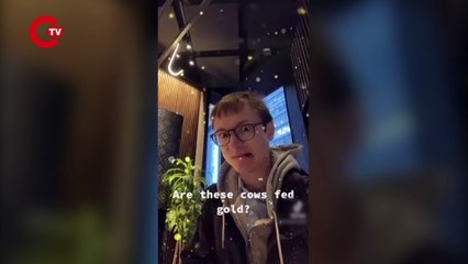 Nusret Gökçe'nin restoranı adeta sinek avlıyor! Ünlü fenomen video çekip tiye aldı...