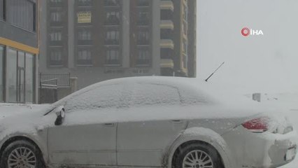 Beklenen kar kenti beyaza bürüdü, kartpostallık görüntüler oluştu