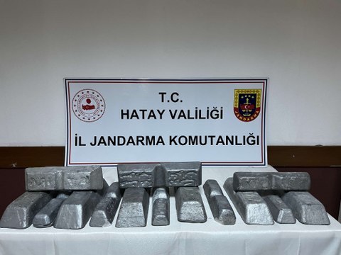 Hatay'da gümrük kaçağı 78 kilogram zirkonyum ele geçirildi