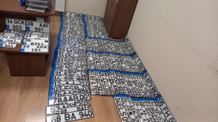 Yetkisiz plaka basımına polis baskını