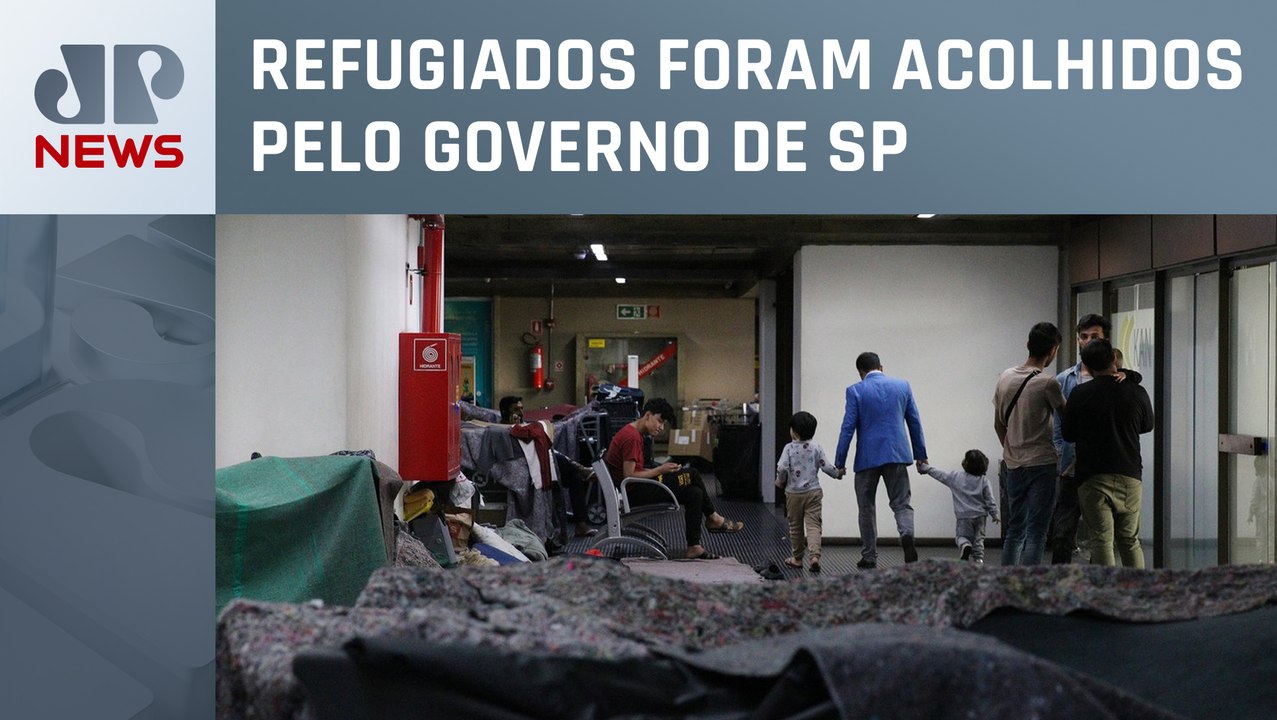 Afegãos deixam Aeroporto de Guarulhos, onde estavam acampados há meses