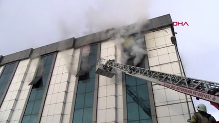 Bahçelievler'de iş merkezinde yangın