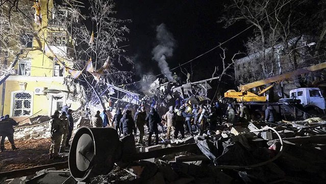 Rusya, Kramatorsk'ta apartmanı vurdu: Ölü ve yaralılar var