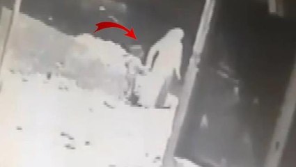 Annenin, 6 yaşındaki kızının elini tutarak boğarak öldürmeye götürdüğü anlar ortaya çıktı
