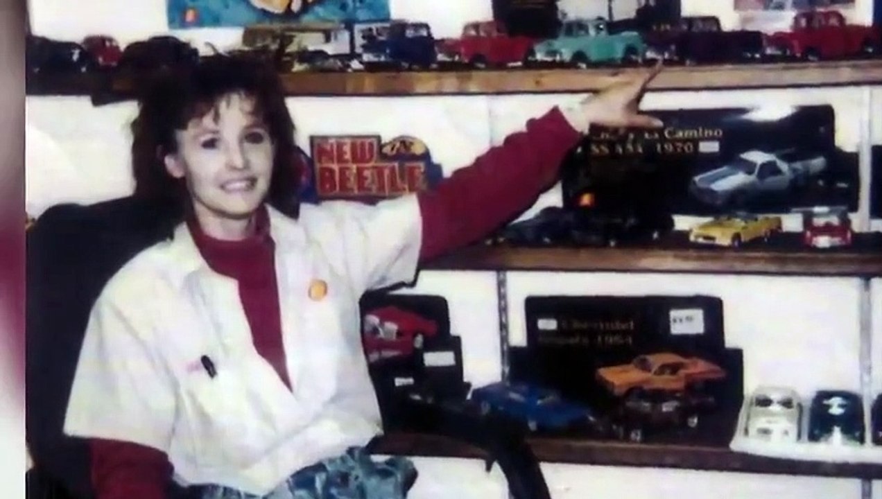 Mur-'der Comes To Town - Se5 - Ep05 - Tragedy Comes in Pairs HD Watch