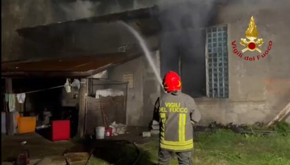 Pescara - A fuoco un casolare abbandonato (02.02.23)
