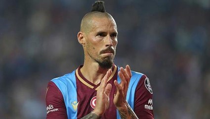 Futbolu bırakıyor mu? Saçlarını kestiren Hamsik'in yeni stilini görenler gözlerine inanamadı