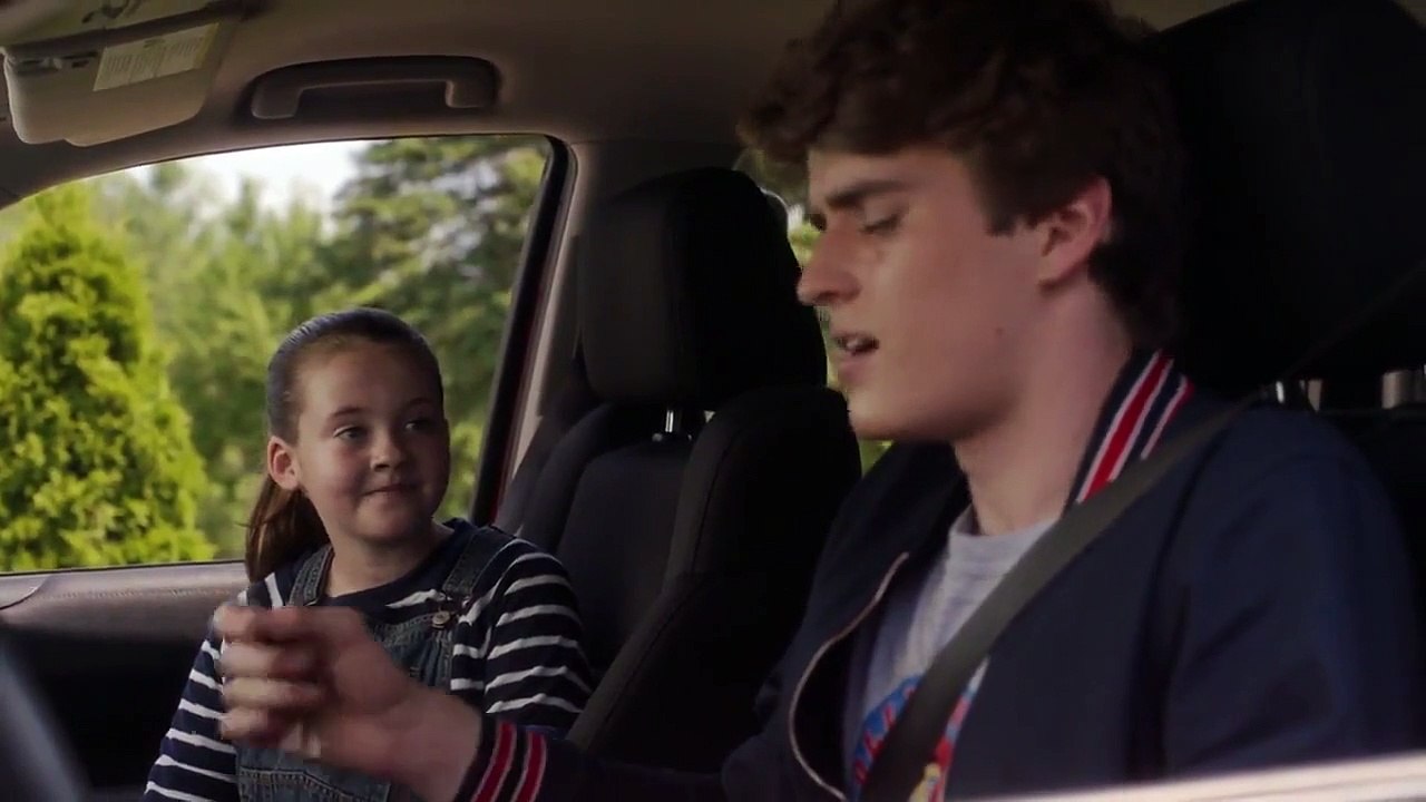 Holly Hobbie - Se2 - Ep10 - The Selfless Starlet HD Watch