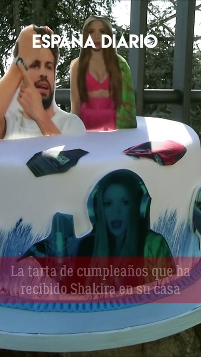 La curiosa tarta de cumpleaños que ha recibido Shakira: Casio, Ferrari, Twingo y Piqué