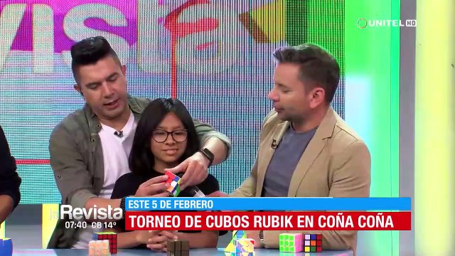 ¡Impresionante! jóvenes con talento para crear retratos con cubos rubik