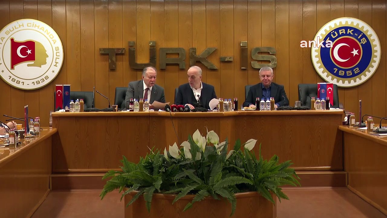 Atalay, "Evvela şu kamu sözleşmesini halledelim. Ondan sonraki ortama bakarız" diye konuştu