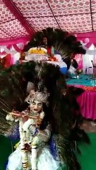 कृष्ण जन्म पर बधाइयां गाई और भजनों पर नृत्य का आनंद