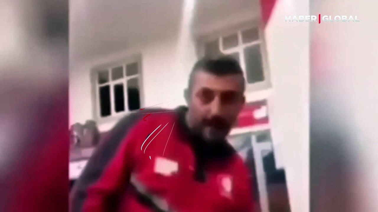Petrol çalışanı ile vatandaş arasındaki diyalog kahkahaya boğdu, 'Kredi mi çektin?'