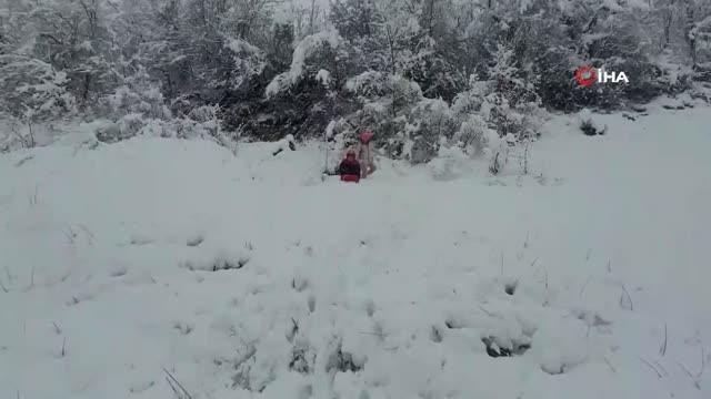 Yüksek kesimlere yağan karın keyfini böyle çıkardılar