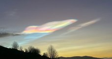 Un sublime nuage nacré, formé à partir de cristaux de glace, a été observé au-dessus de l'Écosse