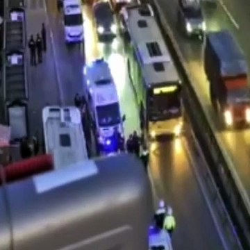 İETT otobüsü durağa girdi: Ölü ve yaralılar var