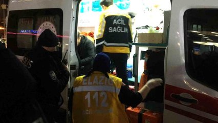 Elazığ'ın en işlek caddesinde bıçaklı kavga: 2 yaralı