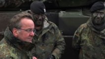 Pistorius visita il battaglione che donerà i 14 Leopard a Kiev