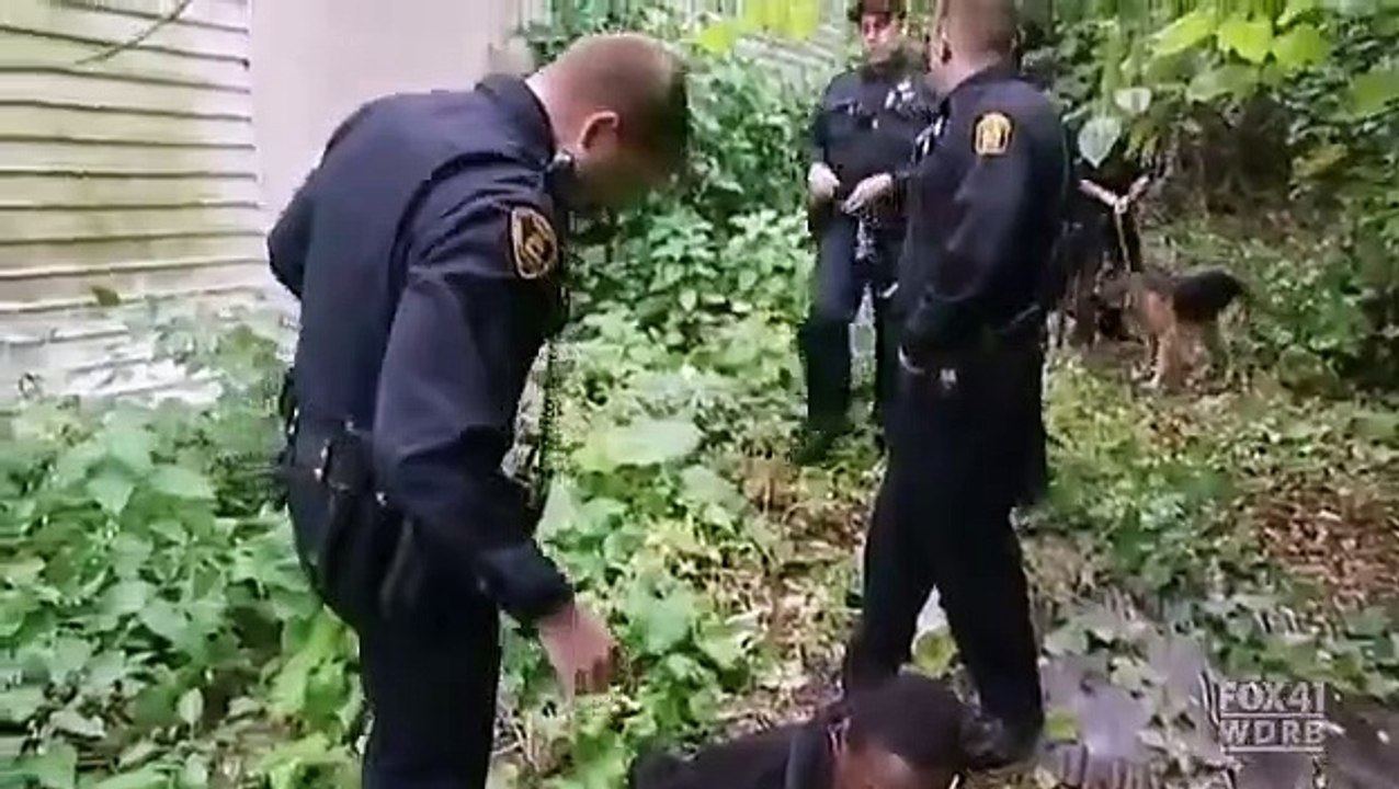 Cops - Se20 - Ep02 HD Watch