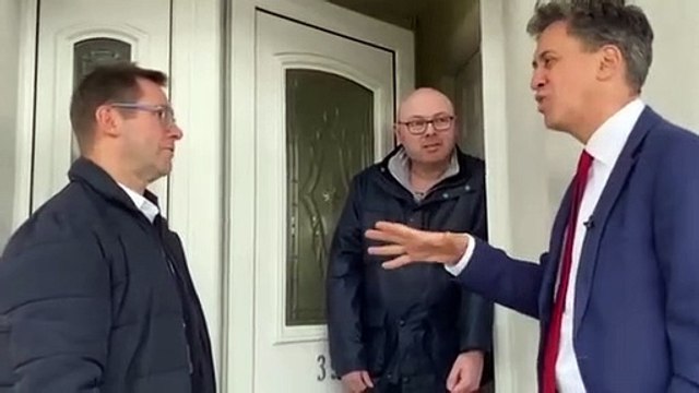 Shadow climate change secretary Ed Miliband hails work of Mansfield mayor