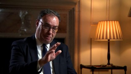 BoE governor sees 'signs that we’re beginning to turn corner’