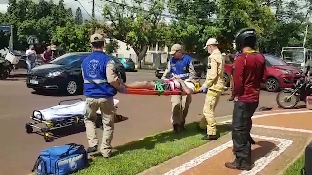 Motociclista fica ferido em acidente na Rua Presidente Kennedy após bater contra Aircross
