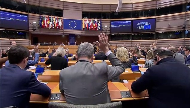 Eurocámara levanta inmunidad de dos legisladores por escándalo de corrupción