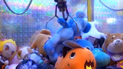 Taiwan calls for restriction on claw machines amid addiction risk
