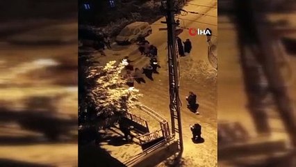 Bu da ''kar yağışı başladı'' halayı... Kış geç gelince böyle oldu...