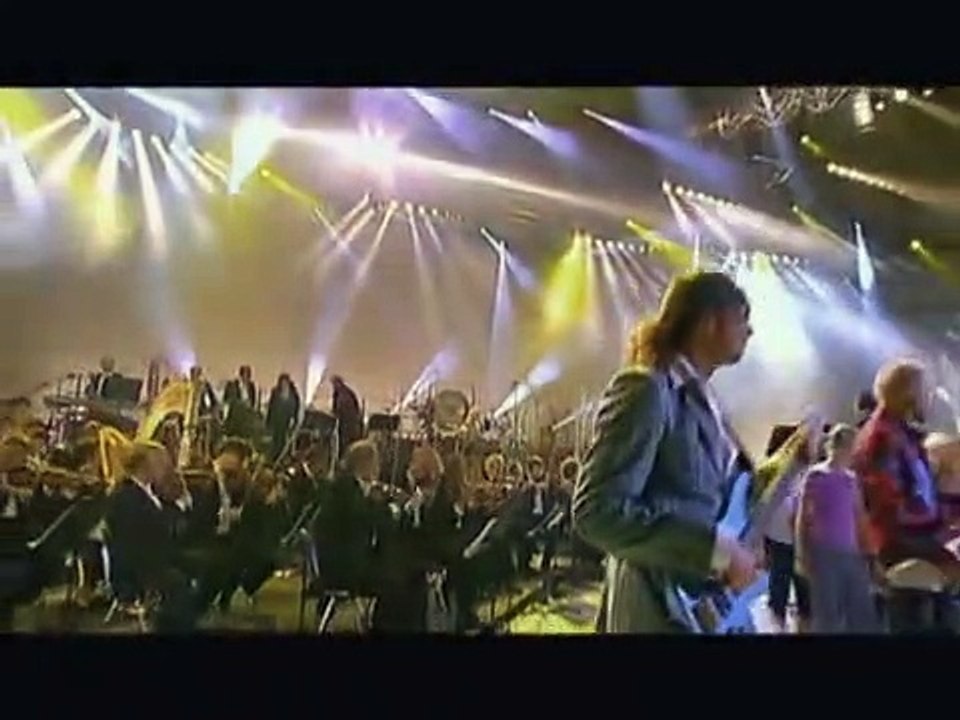Scorpions - Moment of Glory Live with the Berli...