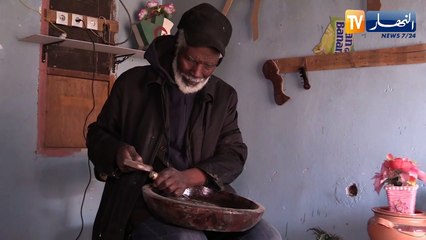 بشار: ببقايا الأشياء والبلاستيك.. عمي محمد يصنع ديكورات منزلية لتوفير لقمة العيش