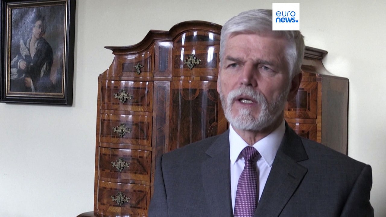 345 Tage Ukraine-Krieg: Einkaufszentrum in Cherson in Flammen