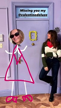 Laetitia Hugues visite la Friends Experience à Paris Expo, Porte de Versailles. Le 2 février 2023.