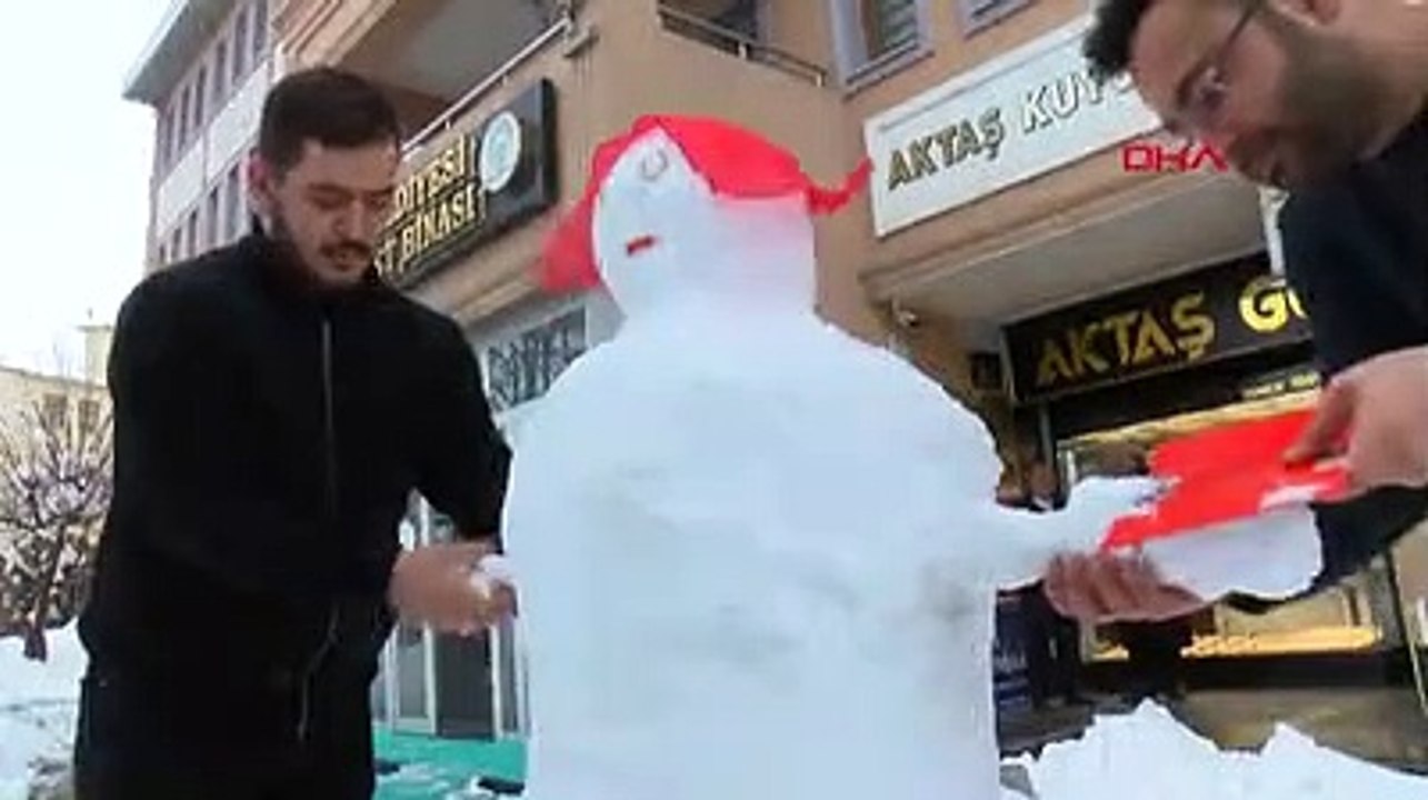 Kardan gelin yaptılar, 350 gram altın taktılar!