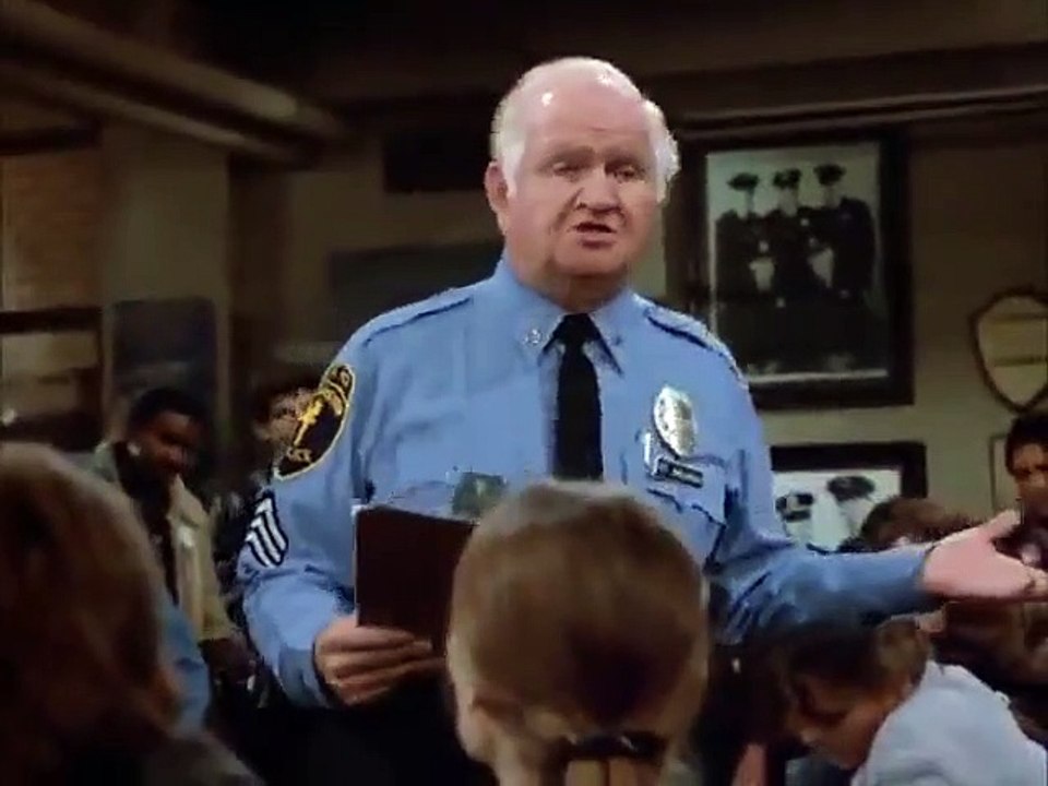 Hill Street Blues - Se6 - Ep09 - What are Friends for HD Watch