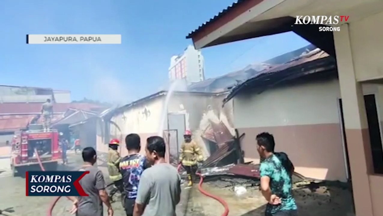Diduga Korsleting Listrik  Dua Mes Dan Bekas VVIP Room Cafe Terbakar